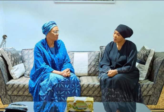 NIGERIA'S FIRST LADY PAYS CONDOLENCE VISIT TO FAMILY OF LATE COAS